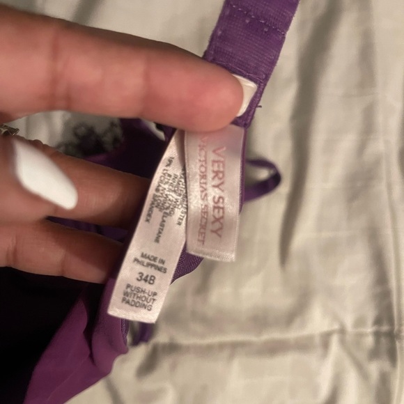 Victoria secret push up with out padding - Picture 3 of 3